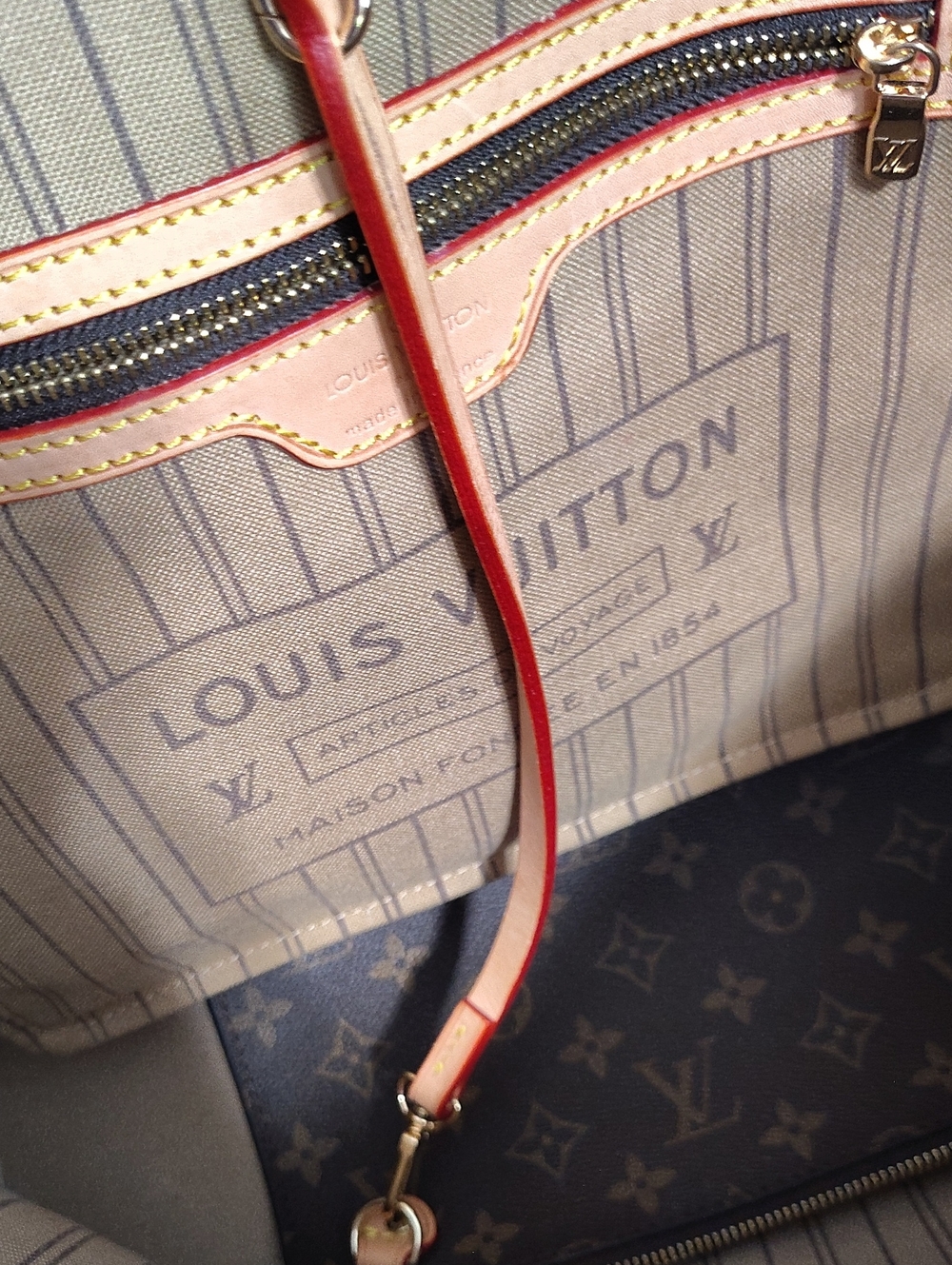 DUPE: NOT Authentic LV Neverfull Tote w/ Wallet                      M - Picture 4 of 13